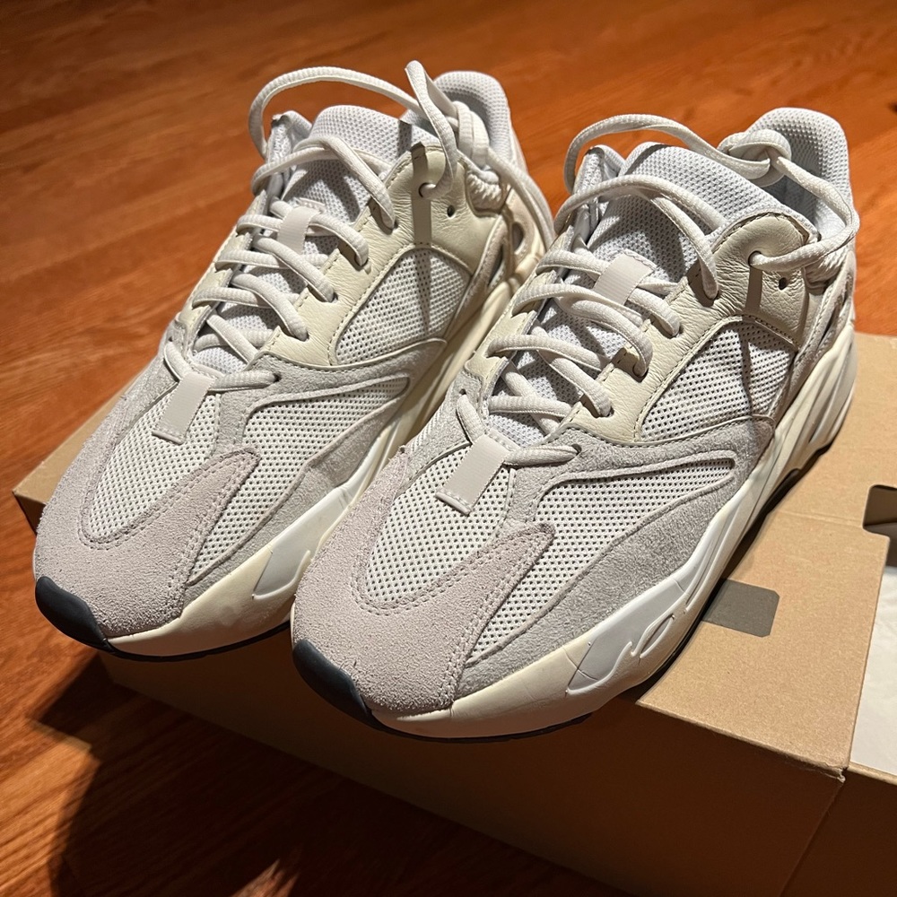 Yeezy Boost 700 Analog